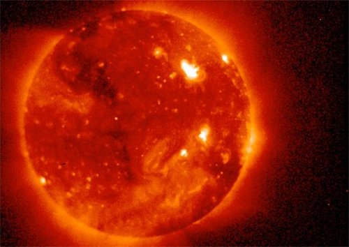 NASA��̫��2013��ǿ�Ҵű� ���ö�ⵯϮ����